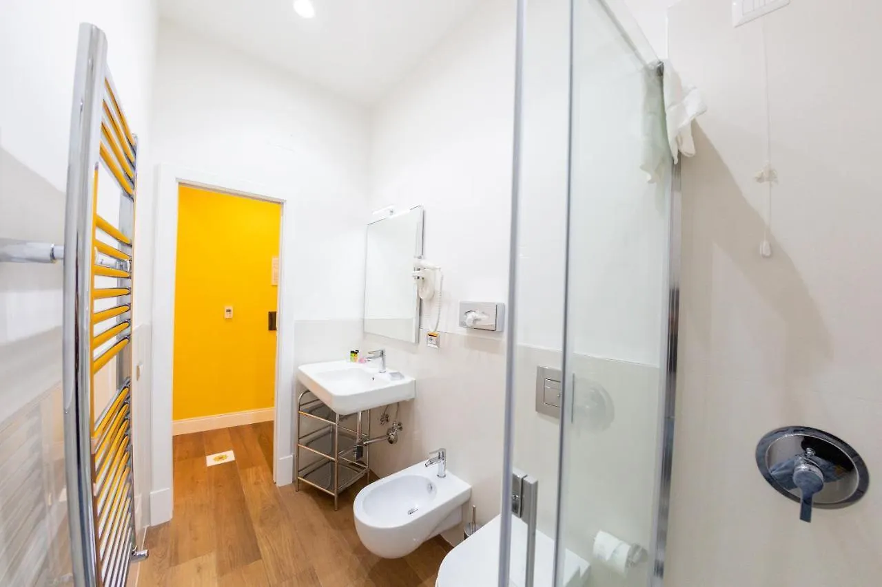 Suite Cuorenapoletano Naples 2*,