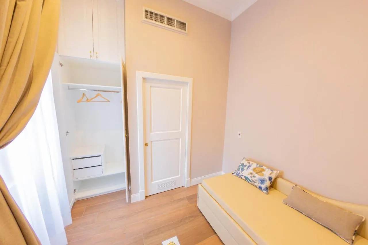 Suite Cuorenapoletano Naples 2*,  Italy